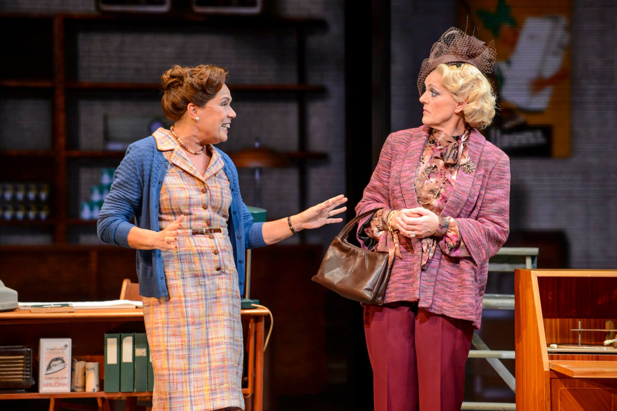 Moeder, ik wil naar Moeder Ik Wil Bij De Revue! • musicaljournaal