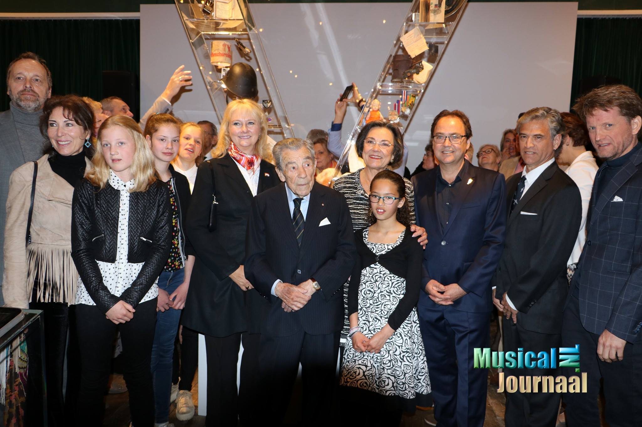 Gerdi Verbeet spreekt bij onthulling V-monument Soldaat van Oranje