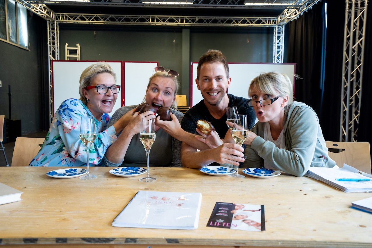 Bossche bollen en Bubbels op de eerste repetitiedag van 'Liften'