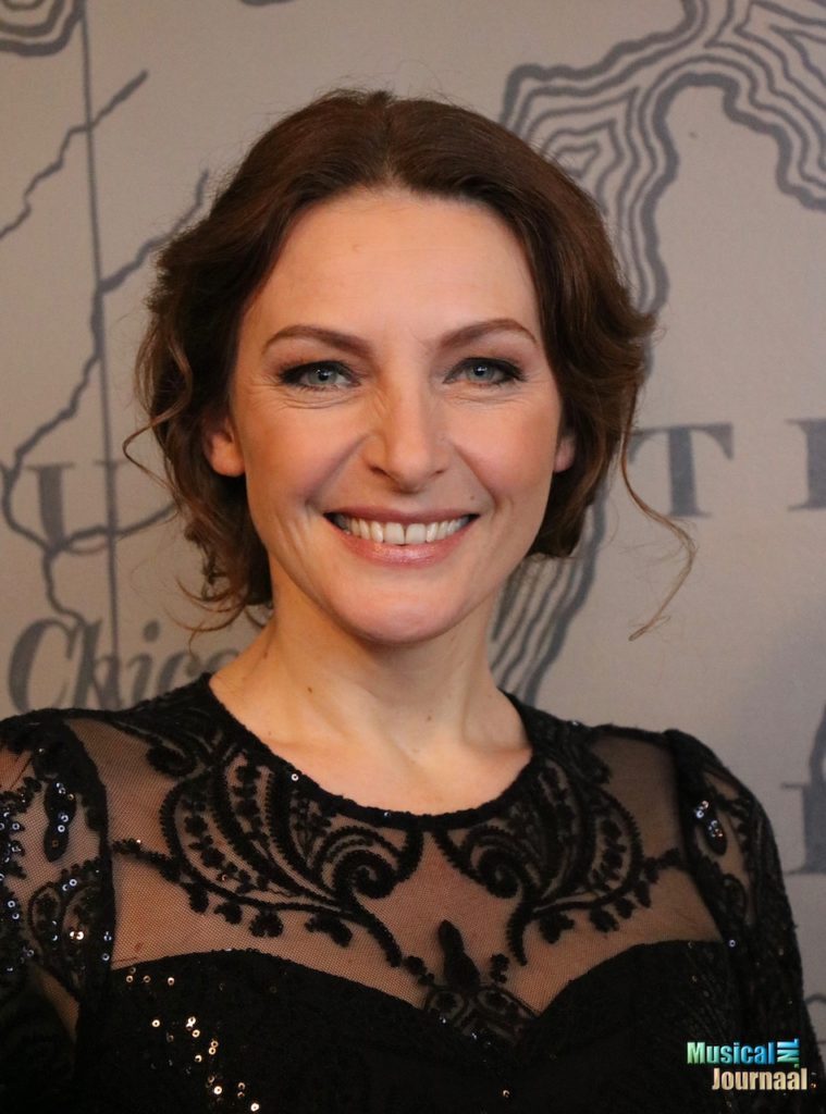 Willemijn Verkaik als Miss Hannigan in 'Annie'