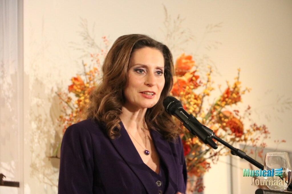 Pia Douwes wordt juryvoorzitter in 'Op Zoek Naar Maria'