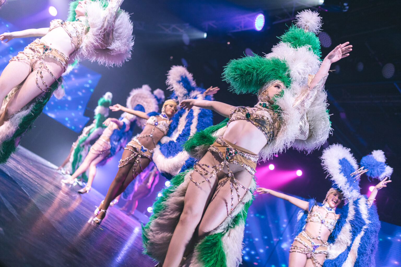 De grootste dinnershow van Nederland is terug in Studio 21